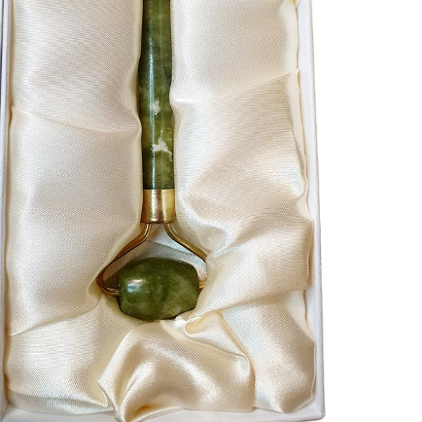 ماساژور دستی مدل Jade roller
