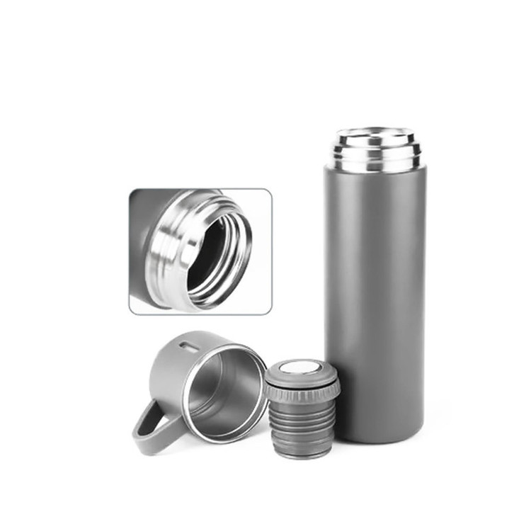 فلاسک مدل VACUUM FLASK SET گنجایش 0.5 لیتر به همراه لیوان سفری مجموعه 3 عددی