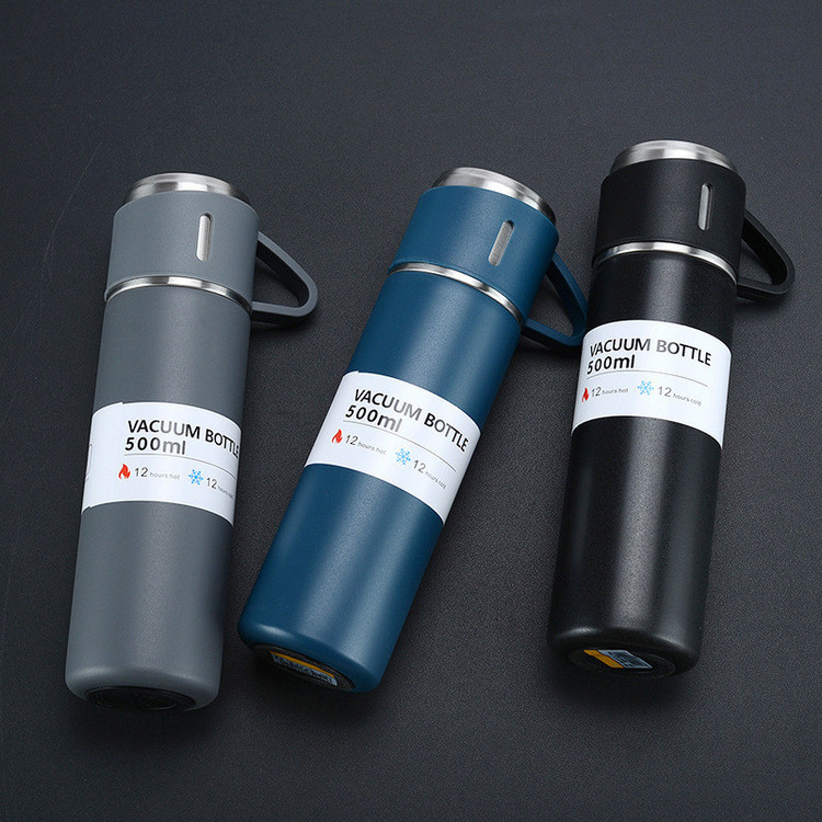 فلاسک مدل VACUUM FLASK SET گنجایش 0.5 لیتر به همراه لیوان سفری مجموعه 3 عددی