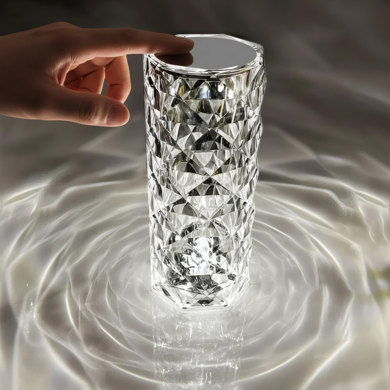 چراغ رومیزی مدل منشوری ریموت دار طرح لمسی شارژی کد 02